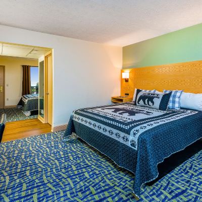 Standard Room, Kitchenette, River View Creekstone Inn Promo Code