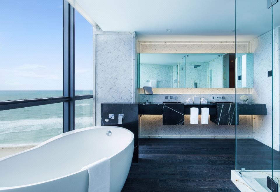 升級版e-Wow，三臥室套房，臥室1: 1張特大床，臥室2：1張特大床，臥室3: 1張特大床