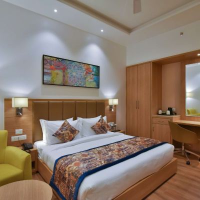 Standard Room, 1 King Bed, Non Smoking SureStay Hotel by Best Western Heritage Walk Promo Code