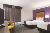 La Quinta Inn & Suites by Wyndham Ontario Airport