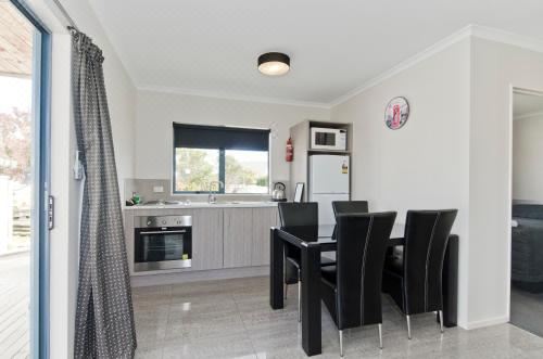 底楼双床单元两张床房a