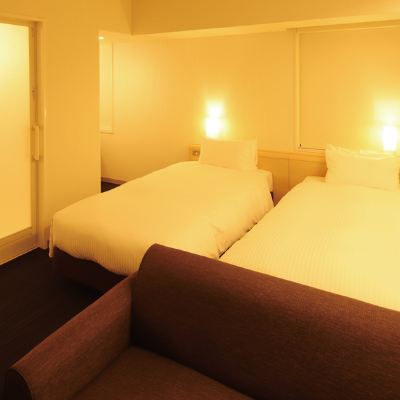 Universal Twin Room