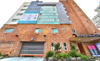 Hotel February Tongyeong Jukrim - Housity