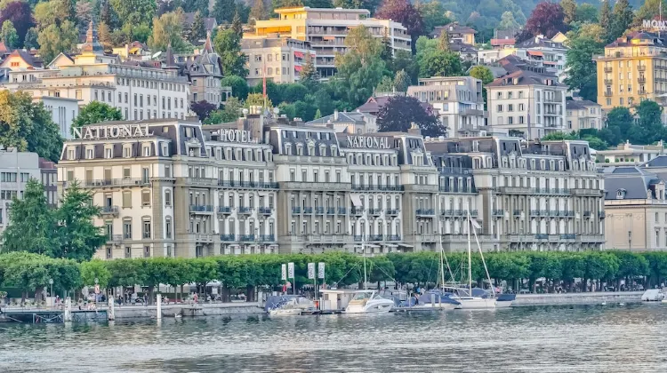 グランド ホテル ナショナル 外観