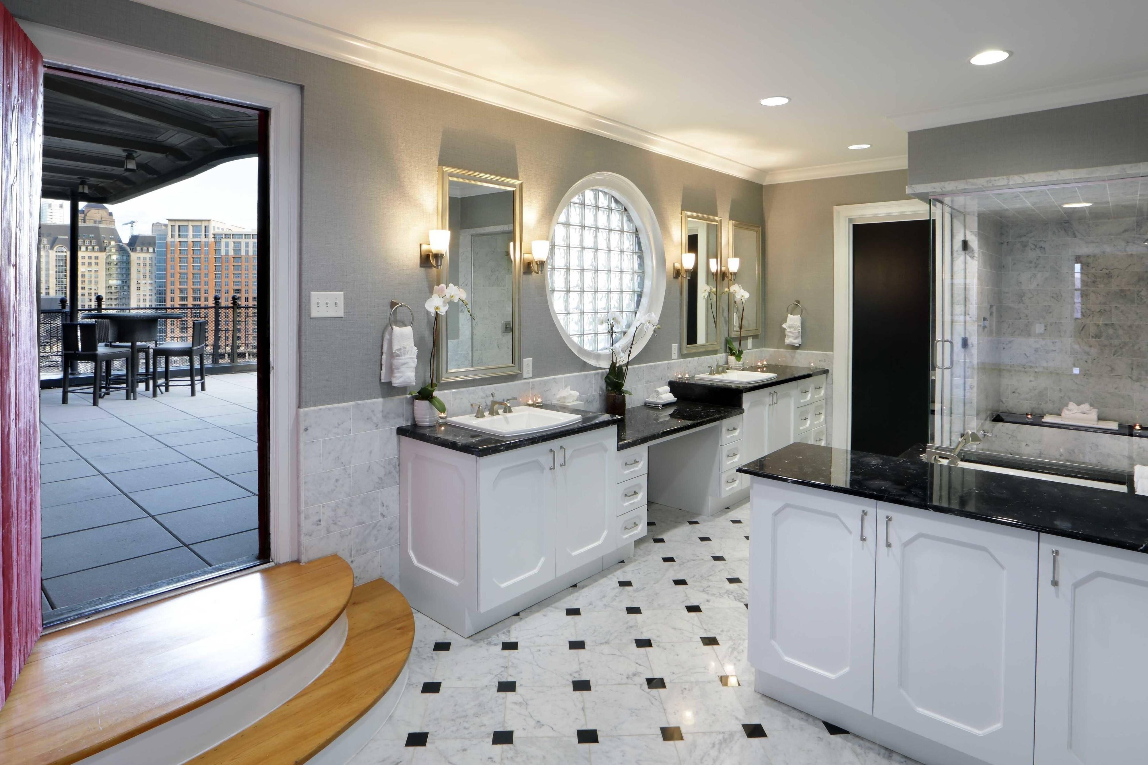 一卧室顶层套房， 1特大床， 天际景观， 顶层