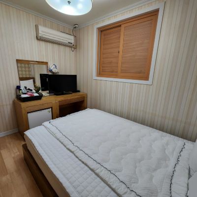 1st floor bed room - 2 people(Check-in 14:00)