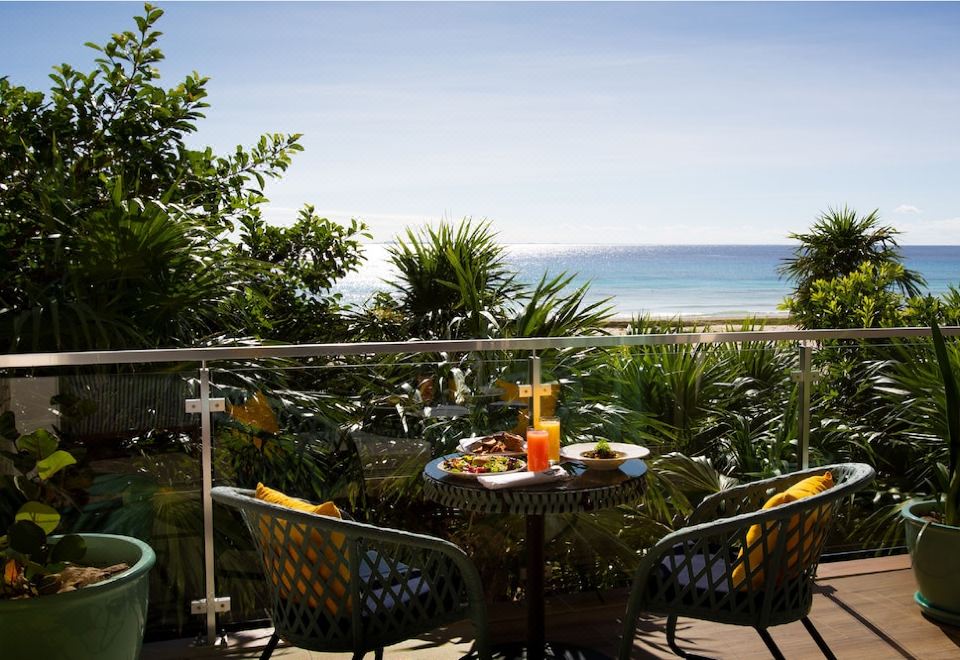 Ocean Front Family King Suite Non smoking