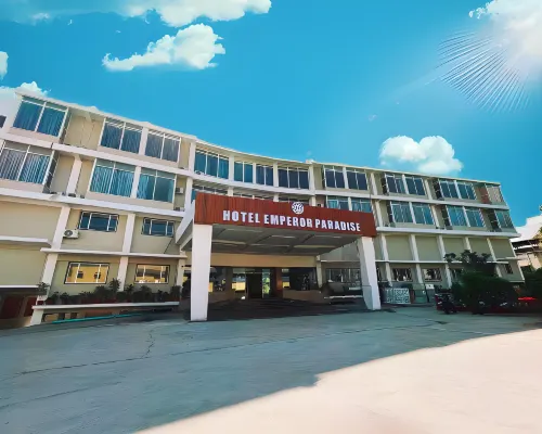 Hotel Emperor Paradise โรงแรมในพิลาสปุระ