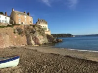 HOWTON COTTAGE - village cottage on coast path next to beaches Hotels in Maker-with-Rame