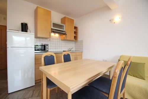 Apartments Mikulan NaraApartment