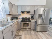 Lake Views, Cozy 2-bedroom condo newly remodeled, downtown Escanaba Hotels in Escanaba