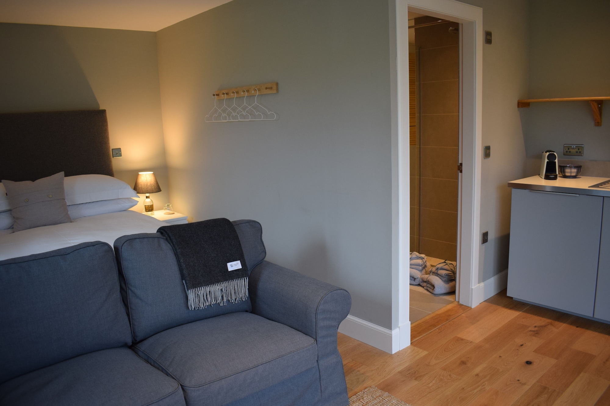 单间公寓 （the Store）