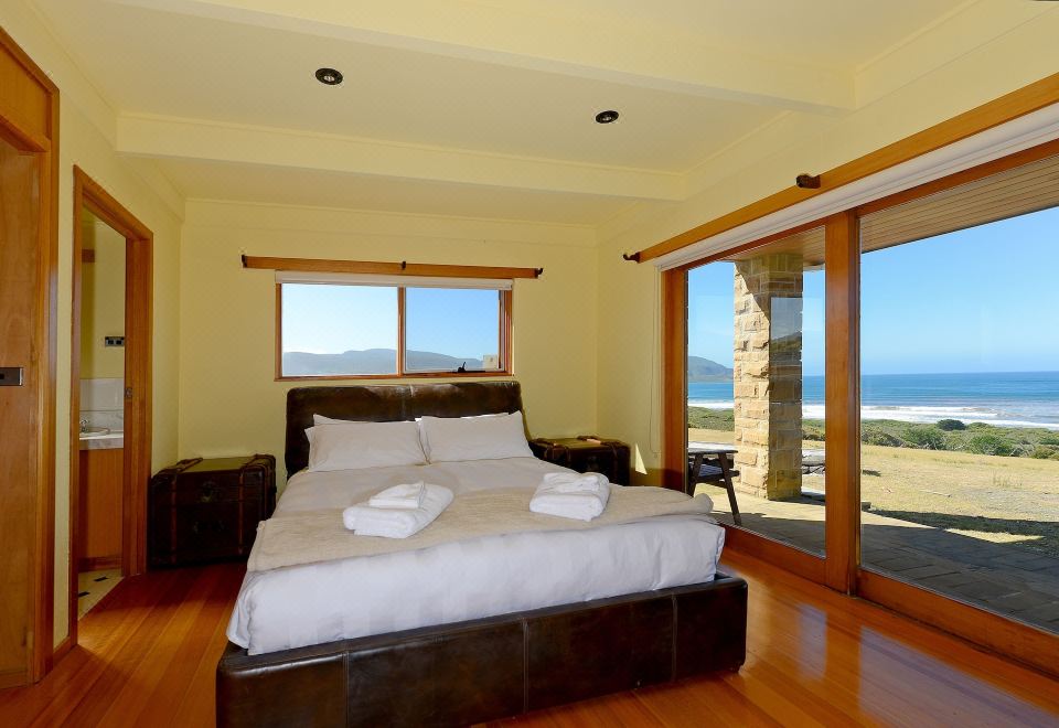 全景独立别墅， 3 间卧室， 海洋景观， 海滨