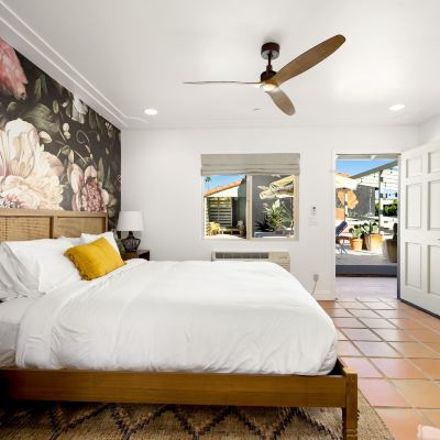 Premium King Room Fleur Noire Hotel Promo Code