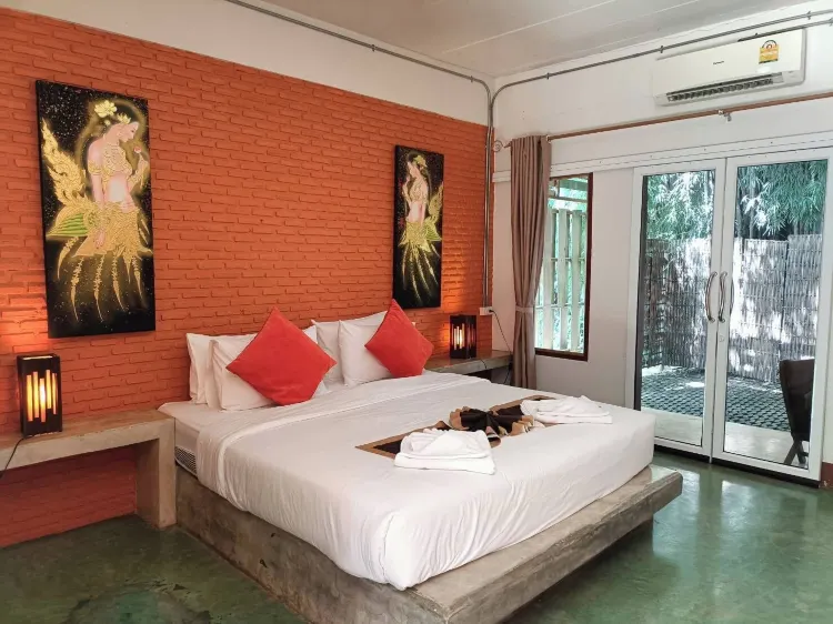 ห้องมาตรฐานเตียงใหญ่หรือเตียงแฝดพร้อมทิวทัศน์สวน
