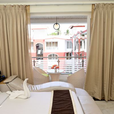 Premium Room With Balcony And Pool View Vits Shanti Solitaire Arpora Promo Code