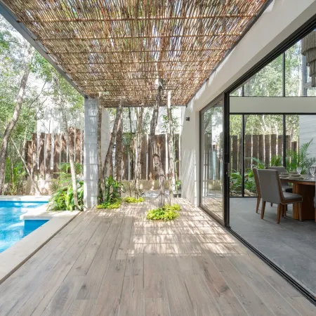 Twelve O’Clock Luxury Villas