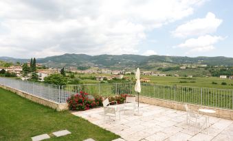 Hotel Villa Moron - Housity