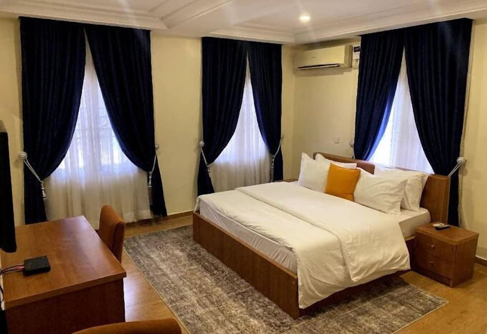 经济型公寓， 阳台， 城市景观