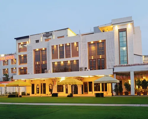 Vatika Premier Hotel فنادق في باتنا