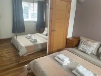 Cute Cottage Central Bathgate Hotels in Bathgate