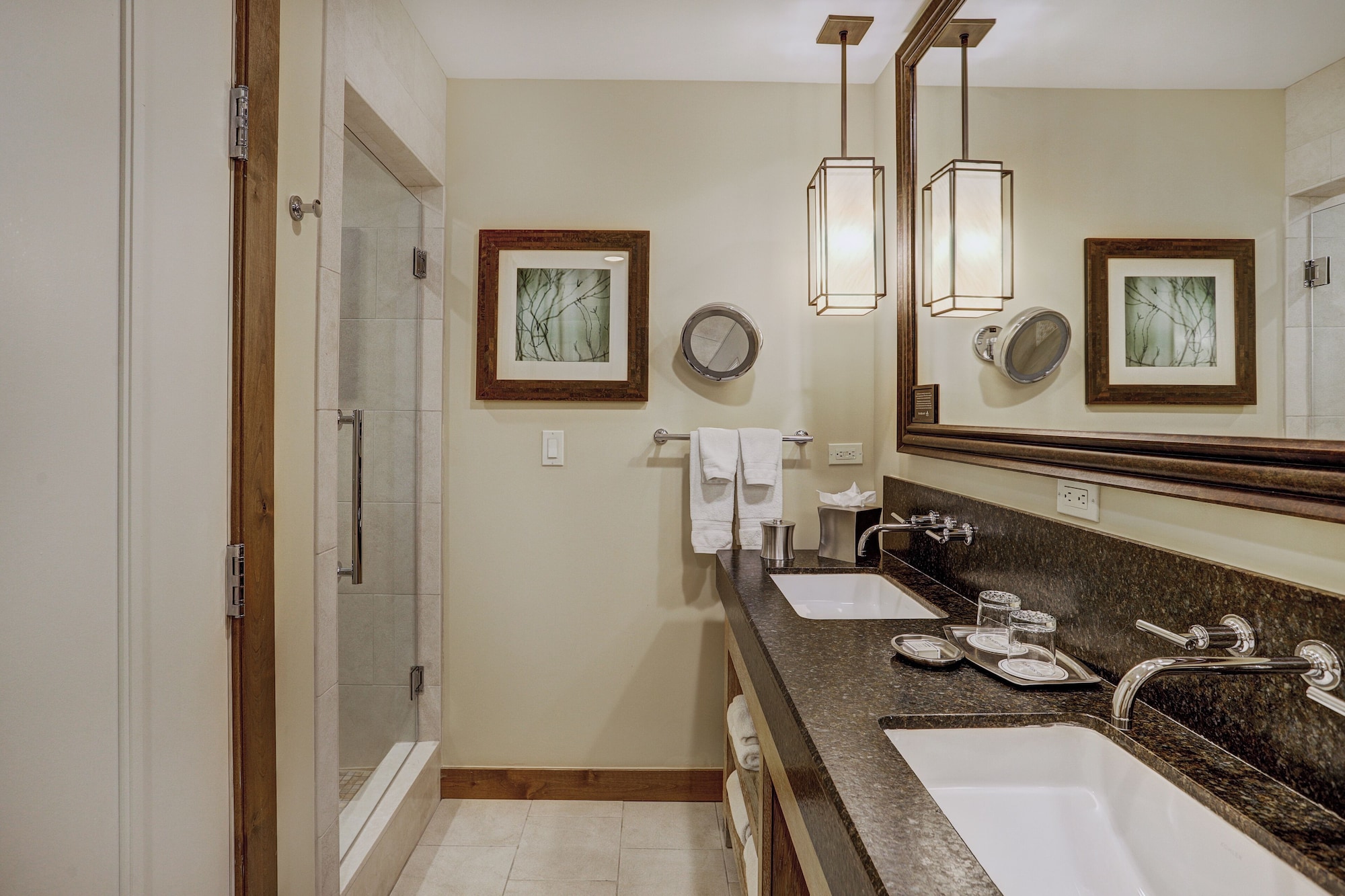 The Osprey at Beaver Creek, a RockResort高级特大床房