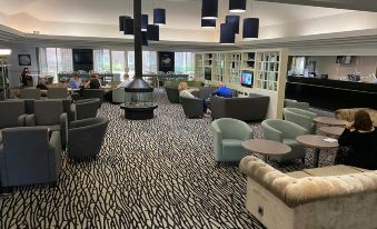 DoubleTree by Hilton Newbury North - Housity