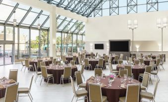 DoubleTree by Hilton Orlando Airport Hotel