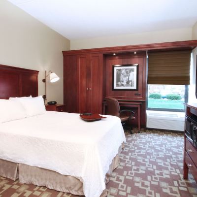 Queen Room-Mobility Accessible W/Tub-Non Smoking