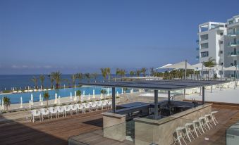 King Evelthon Beach Hotel & Resort