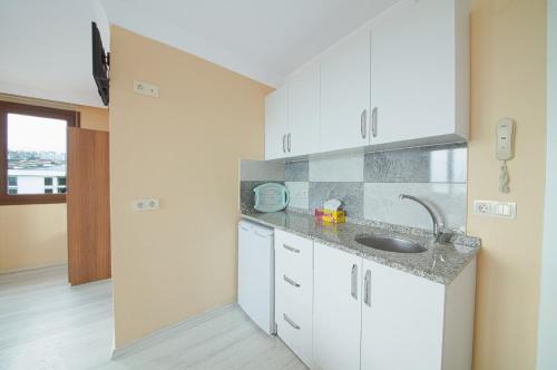 带阳台的三人房