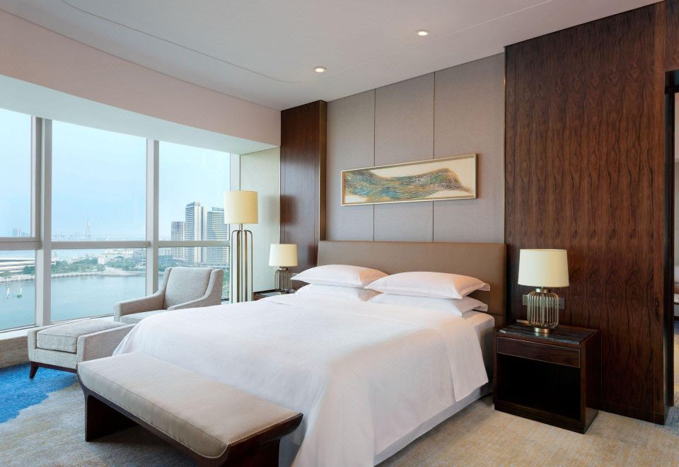 尊贵海景大床房