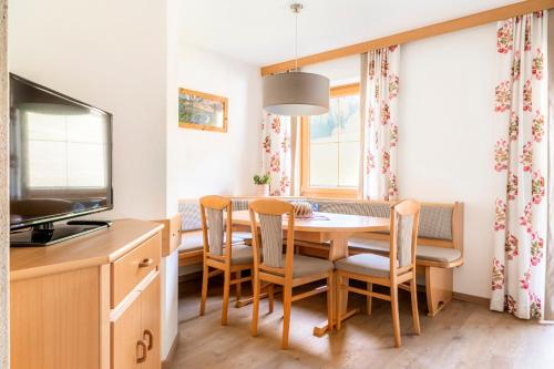 高级两卧室公寓 - 山景