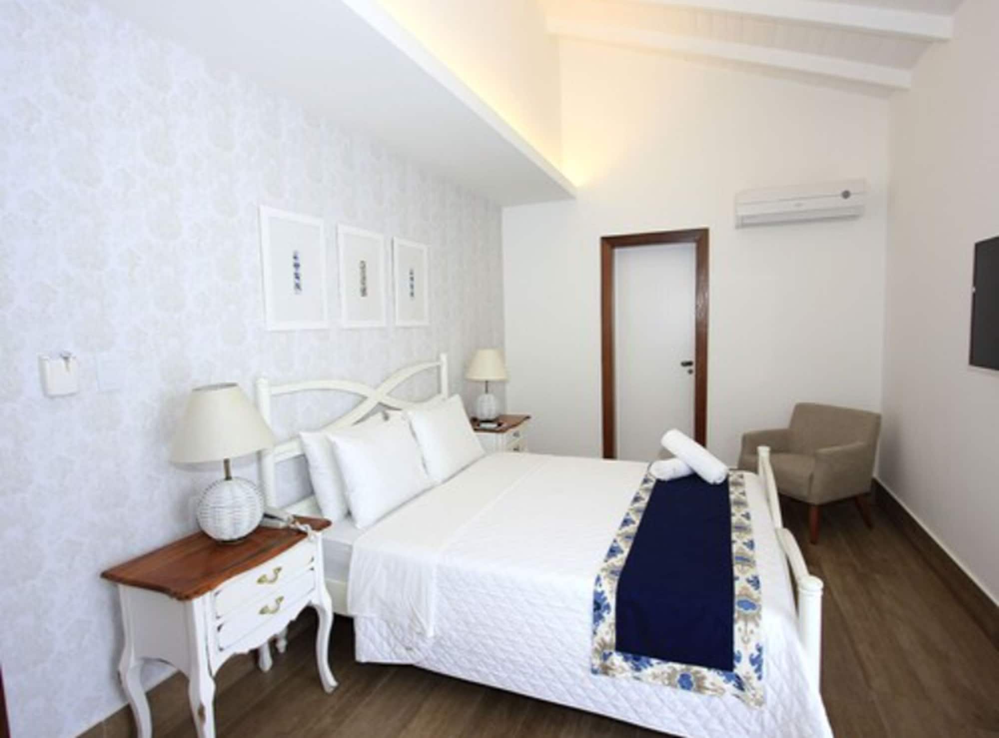 泳池景豪华大床间