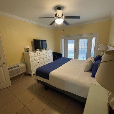 North Cottage, 1 King Bed, No View Coral Sands Inn Promo Code