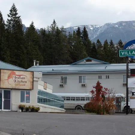 Golden Village Lodge