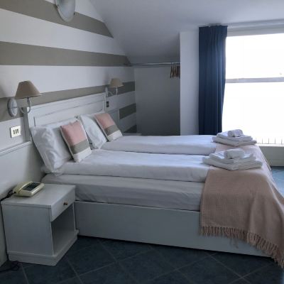 Superior Room With Lake View & Balcony Hotel La Fontana Promo Code