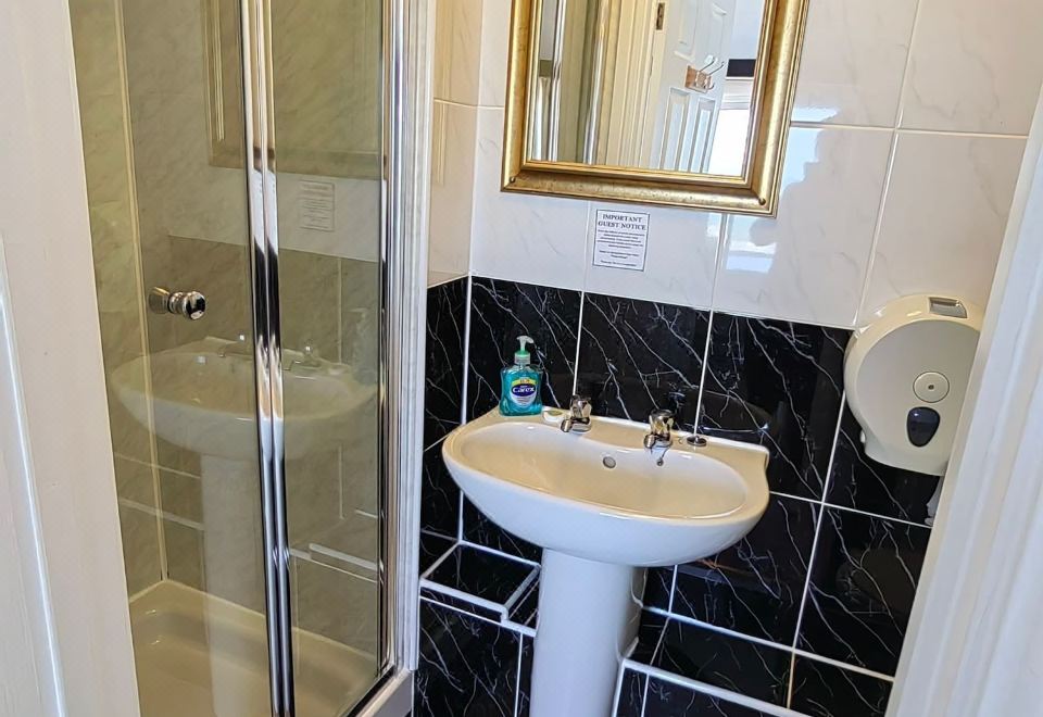 海景双人间 - 带连接浴室