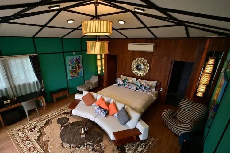Signature Room, 1 King Bed, Non Smoking, Sea View