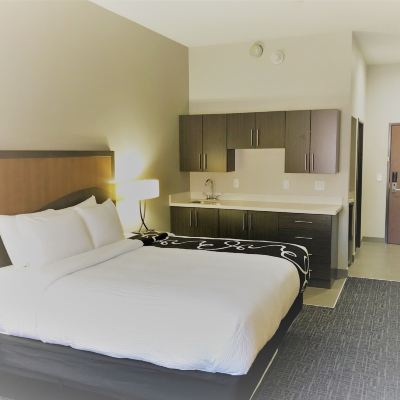 Single Room, 1 King Bed, Non Smoking, Kitchenette Hotel Glenpool Promo Code