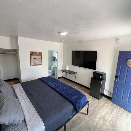 Mac's Motel