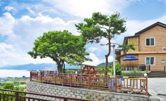 Yeosu Hwangto Pension