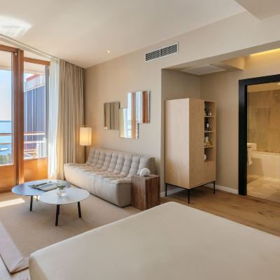 Red Level Master Suite with Sea View Non smoking