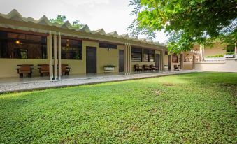 Hotel Diria Santa Cruz - Housity