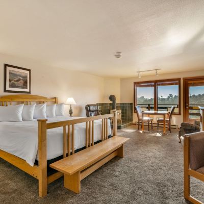 Deluxe Studio 1 King Bed, with Balcony and Harbor View Harbor Lite Lodge Promo Code