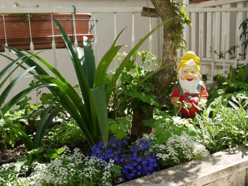 舒适一室公寓 - 配有双床和露台