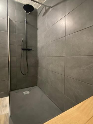 双人房（带公共浴室）