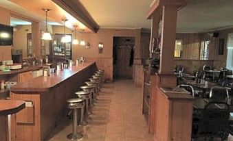 Hotel Motel Arnold - Housity