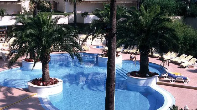 Ambassador-Monaco 施設