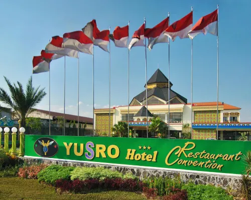 Yusro Hotel Restaurant & Convention Hotel a Peterongan